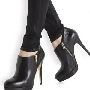 Michael Michael Kors double Zip Black York Bootie Size 9
